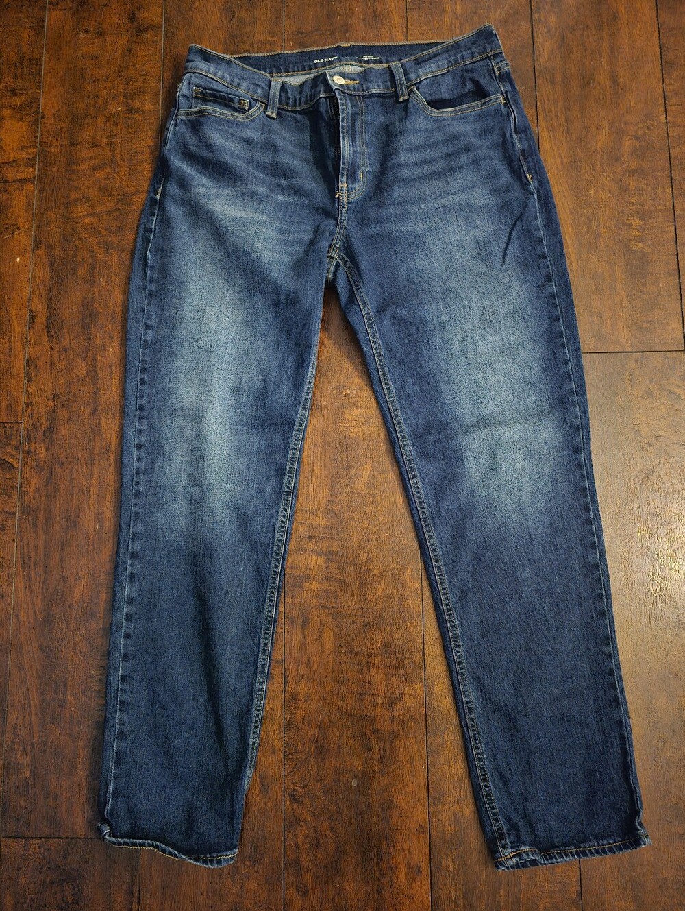 Old Navy Women's  Boyfriend Denim Jeans in Medium Blue Wash. Mid Rise